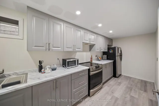 Additional image 19 of 40 Queenslea Dr