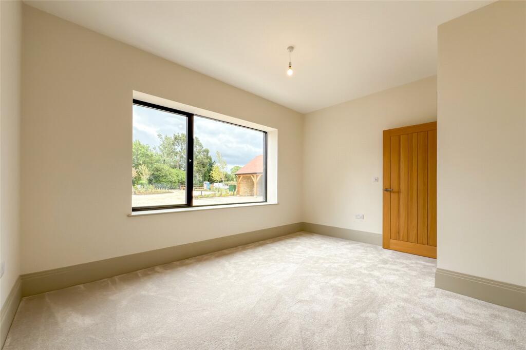 Additional image 7 of Oak Tree House, Kennel Lane, Kinsbourne Green, Harpenden, Hertfordshire, AL5