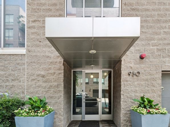 950 W Erie St APT 702, Chicago, IL 60642