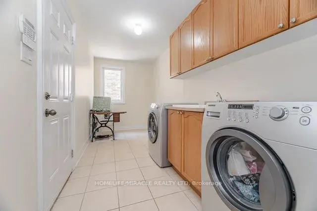 Additional image 21 of 2373 Rideau Dr