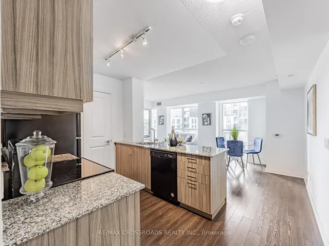 Additional image 4 of 30 Meadowglen Pl Unit 220