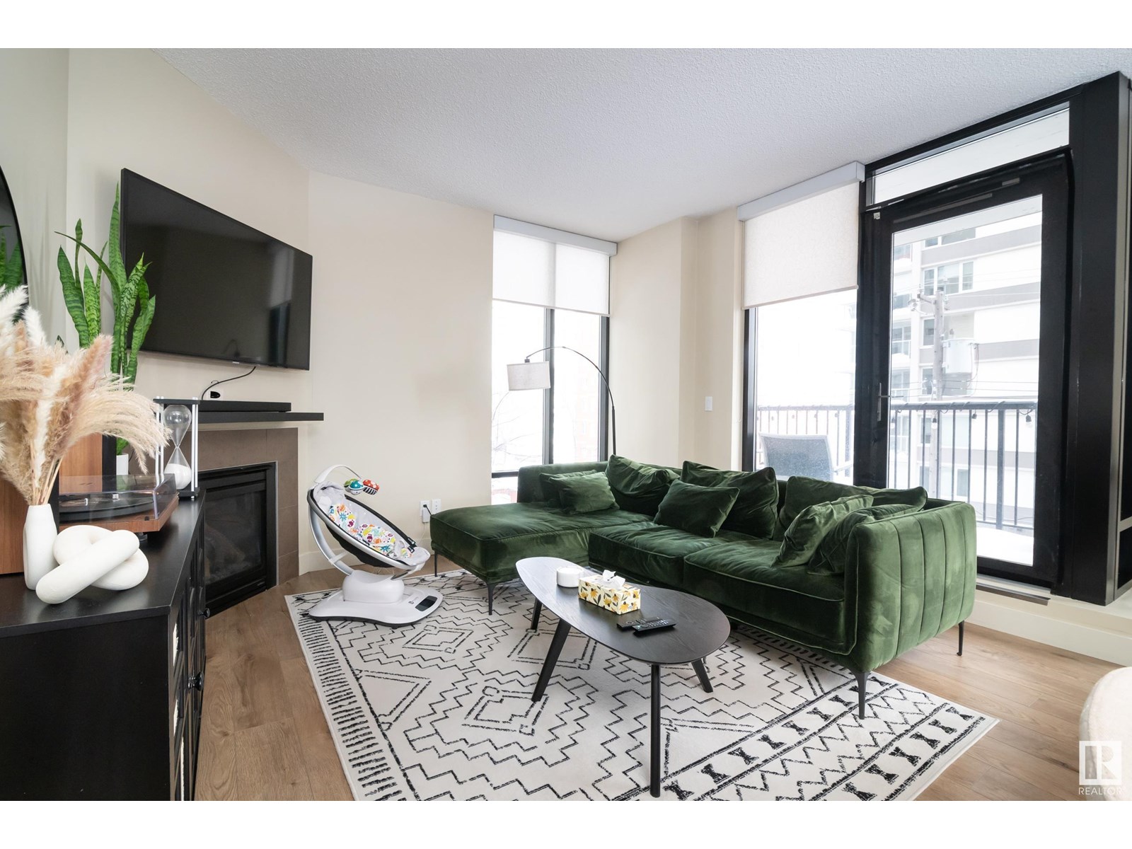 #304 11933 JASPER AV NW|Edmonton, Alberta T5K0P1