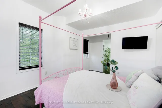 Additional image 25 of 290 Woodley Cres