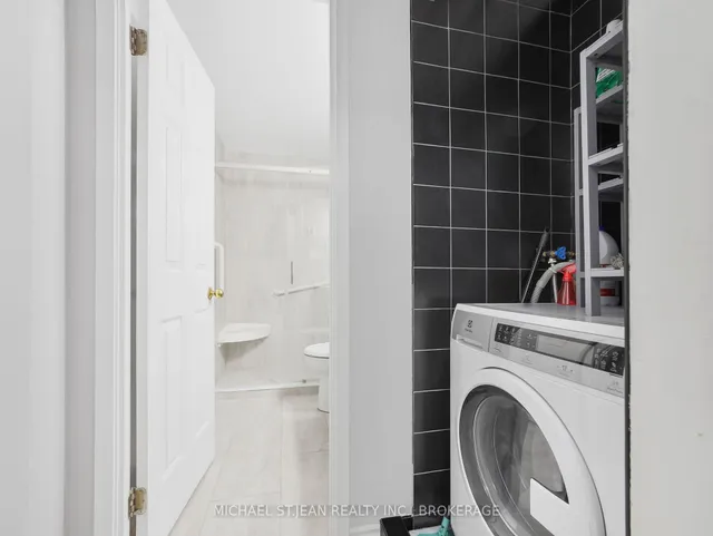 Additional image 28 of 36 James St Unit 703