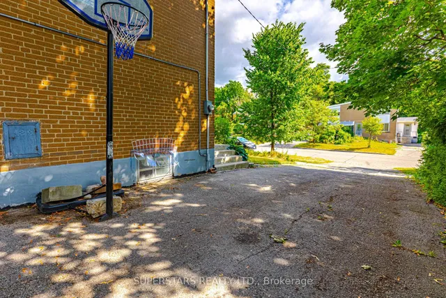 Additional image 27 of 139 Woodfern Dr