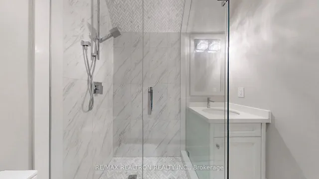 Additional image 37 of 71 Deloraine Ave