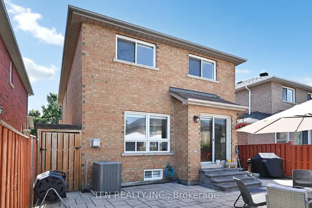 Additional image 40 of 851 Clemens Cres