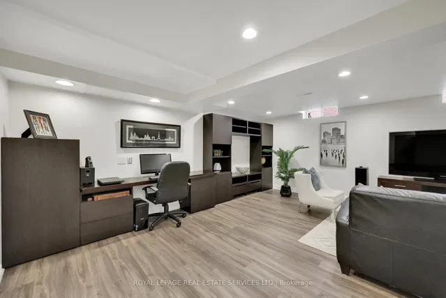 Additional image 37 of 1062 Glenbrook Ave