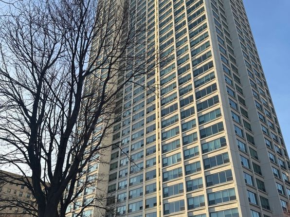 1700 E 56th St APT 3201, Chicago, IL 60637