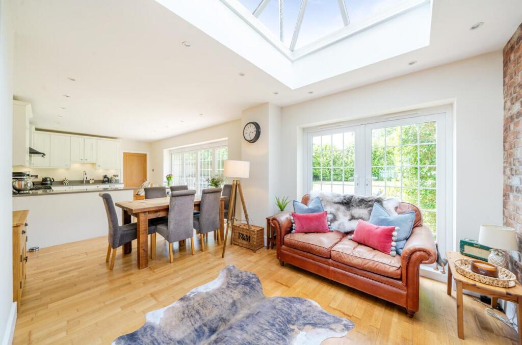 Additional image 19 of Moffats Lane, Brookmans Park