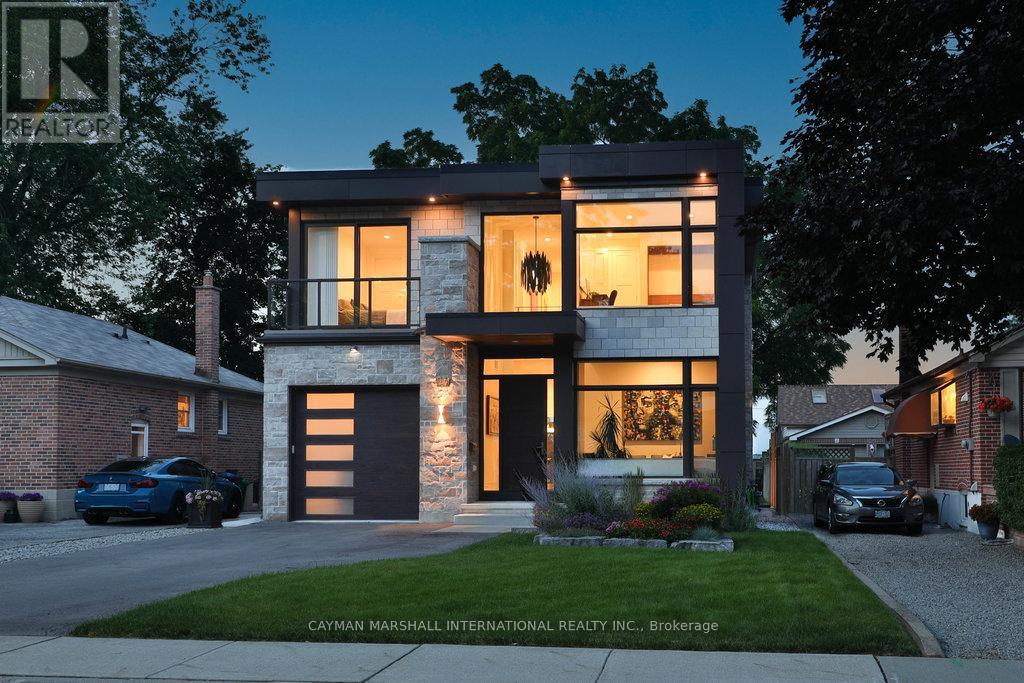 49 PINE AVENUE S|Mississauga (Port Credit), Ontario L5H2P5