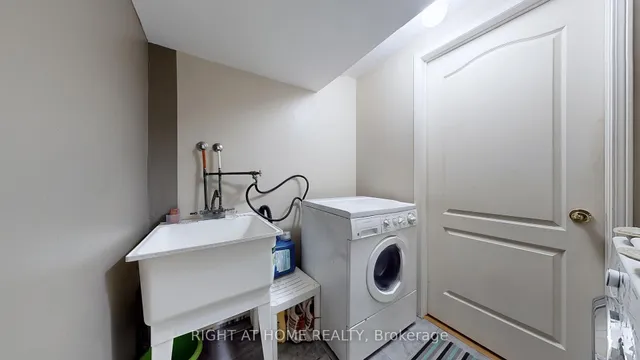 Additional image 31 of 58 Stagecoach Circ