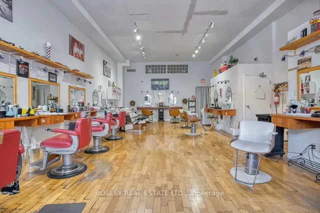 Additional image 4 of 2909 Dundas St