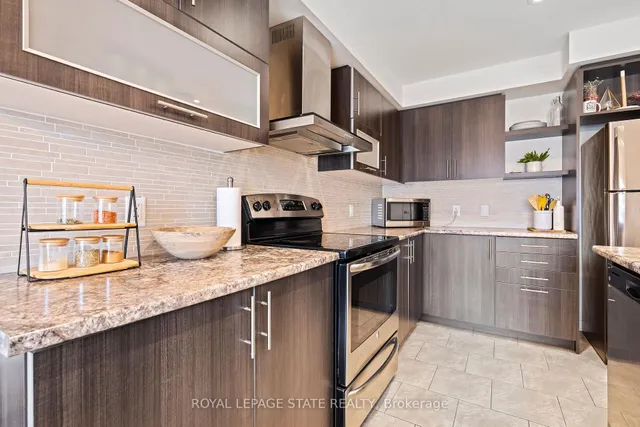 Additional image 24 of 136 Crafter Cres