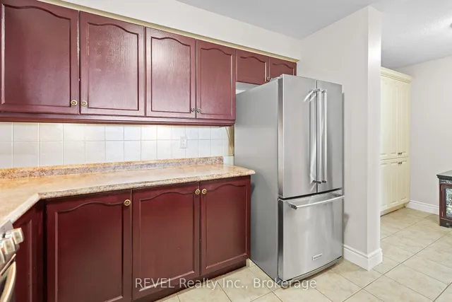 Additional image 8 of 442 Maple Ave Unit 905