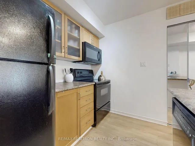 Additional image 6 of 46 Western Battery Rd Unit 826