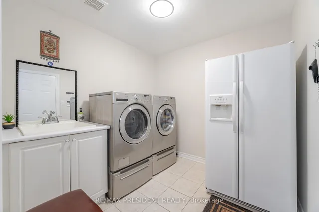 Additional image 44 of 12 Valleyridge Cres