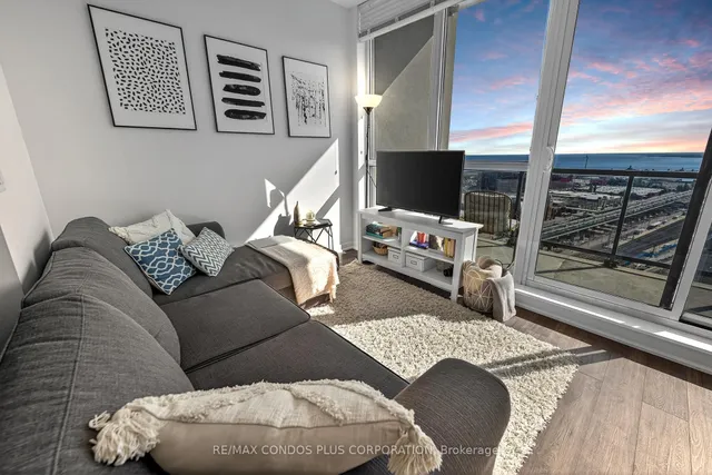 Additional image 7 of 51 East Liberty St Unit 2415