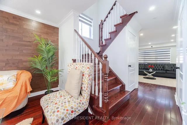 Additional image 20 of 58 Frontenac Cres