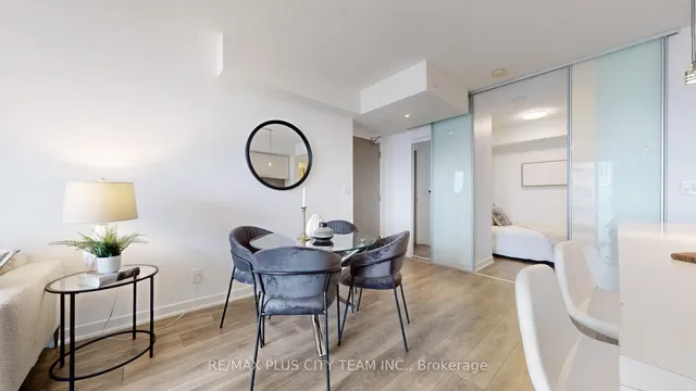 Additional image 9 of 100 Harbour St Unit 5406