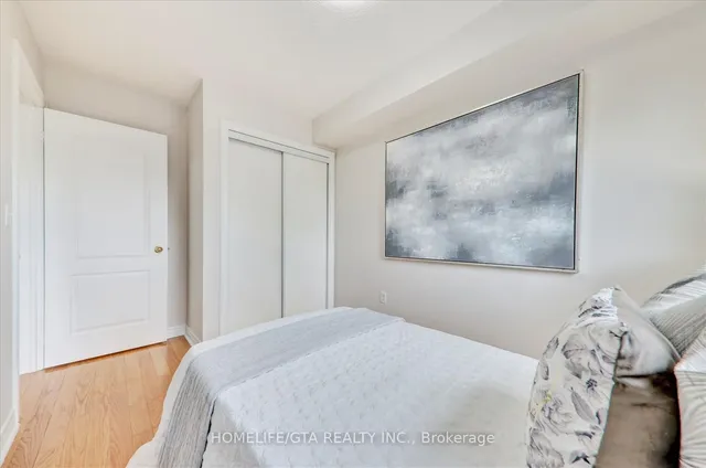 Additional image 21 of 62 Wyper Sq