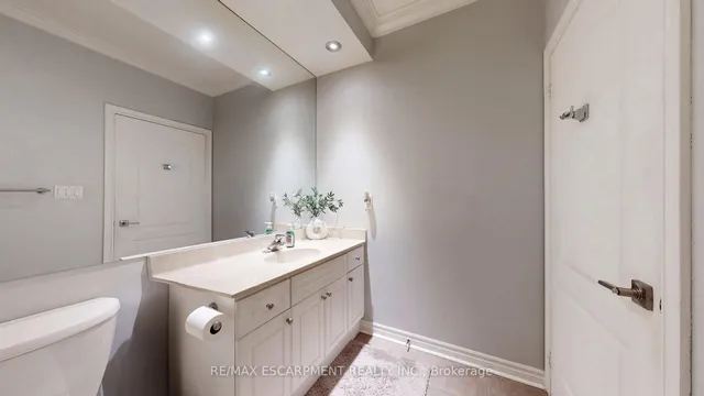 Additional image 18 of 3351 Cawthra Rd Unit 218