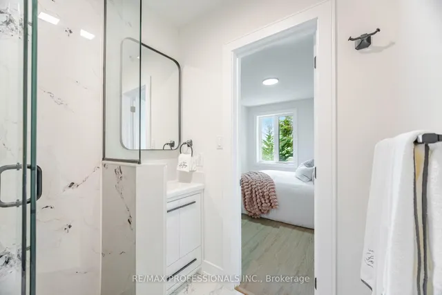 Additional image 21 of 4 Lloyd Manor Rd