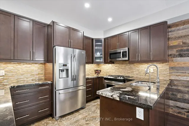 Additional image 16 of 79 Padua Cres