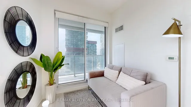 Additional image 4 of 2221 Yonge St Unit 2609