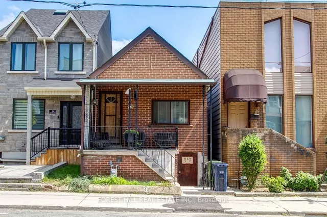 Primary image of 139 Christie St