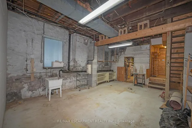 Additional image 30 of 47 Cross St