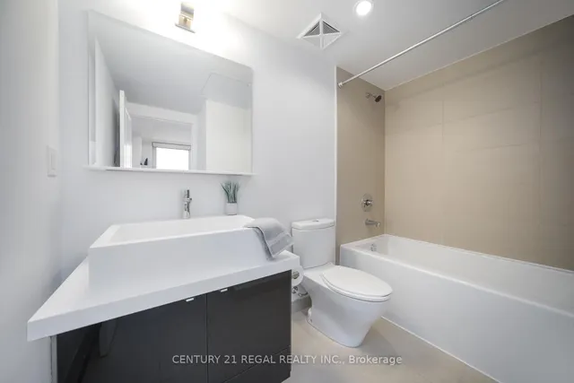 房产图片 20 - 多伦多圣玛丽街65号 Unit 2407