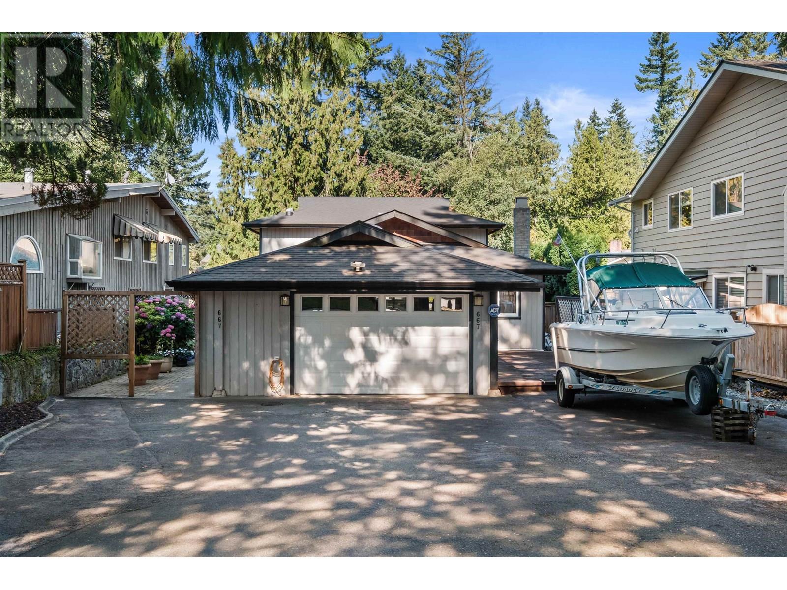 Property image for 667 LAKESHORE DRIVE|Coquitlam, British Columbia V3J5E5