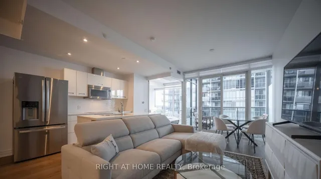 Additional image 17 of 88 Park Lawn Rd Unit 1010