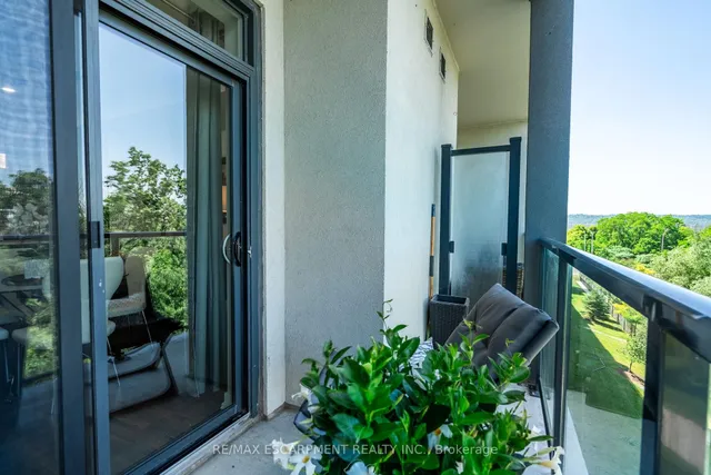 房产图片 28 - 125 Shoreview Pl 单元422