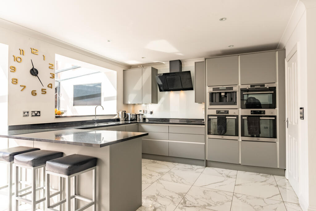 Additional image 4 of St. Andrews Drive, St. Albans, Hertfordshire, AL1