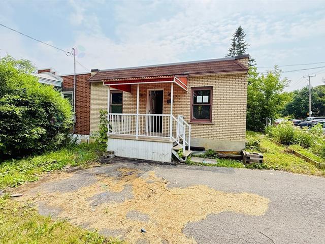 4550 Rue St-Zotique E.|Montréal (Rosemont/La Petite-Patrie), Quebec H1T1M4