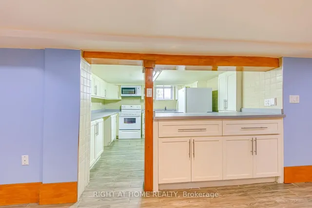 Additional image 31 of 27 Barker Ave