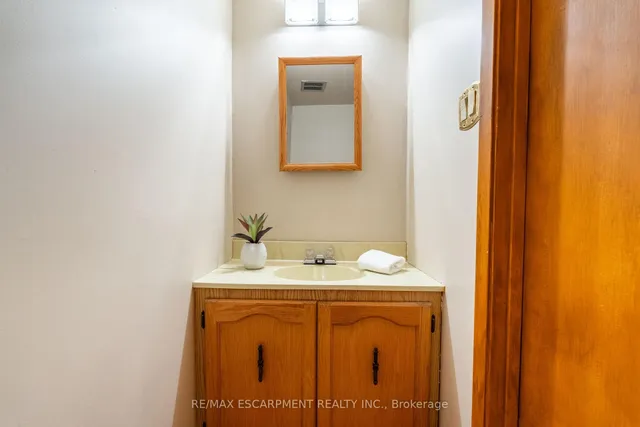 Additional image 5 of 2301 Cavendish Dr Unit 82