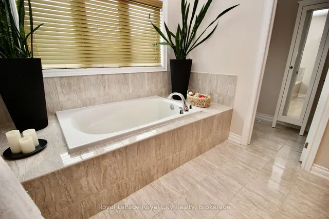 Additional image 24 of 39 Dalmeny Dr