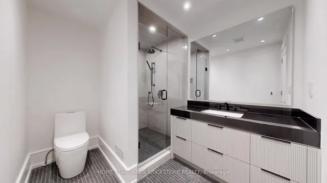 Additional image 43 of 38 Elgin Ave