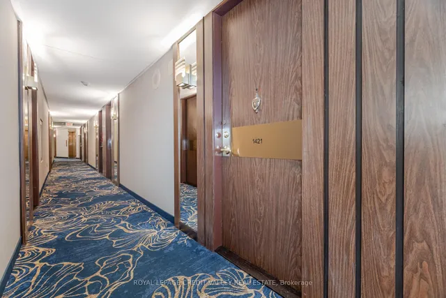 Additional image 24 of 33 Harbour Sq Unit 1421