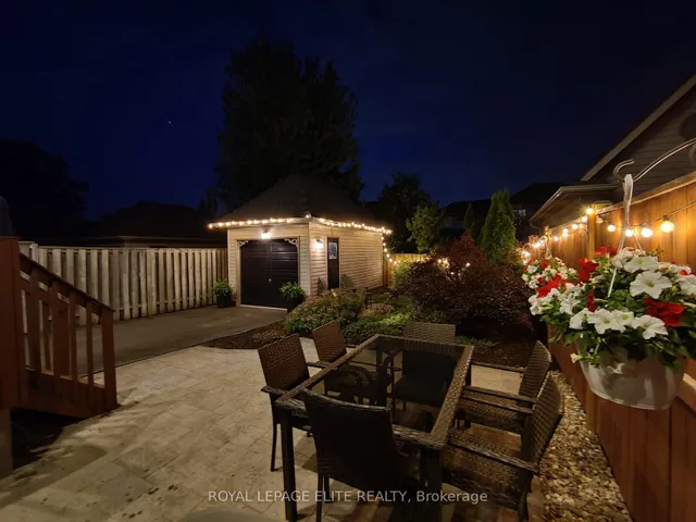 房产图片 44 - 2567 Capilano Cres