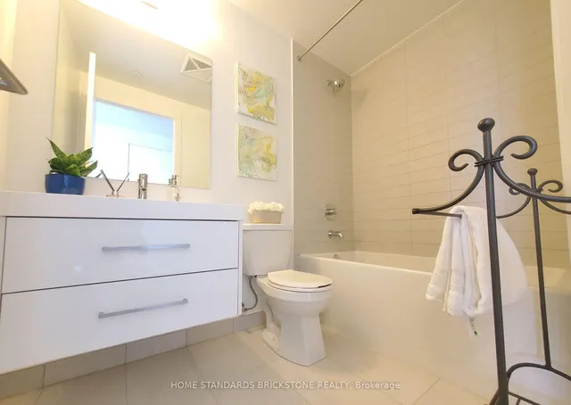 Additional image 14 of 403 Church St Unit 3102