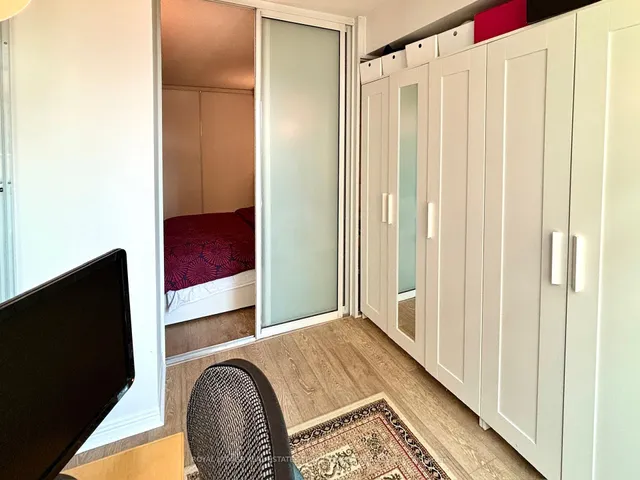 Additional image 14 of 942 Yonge St Unit 806