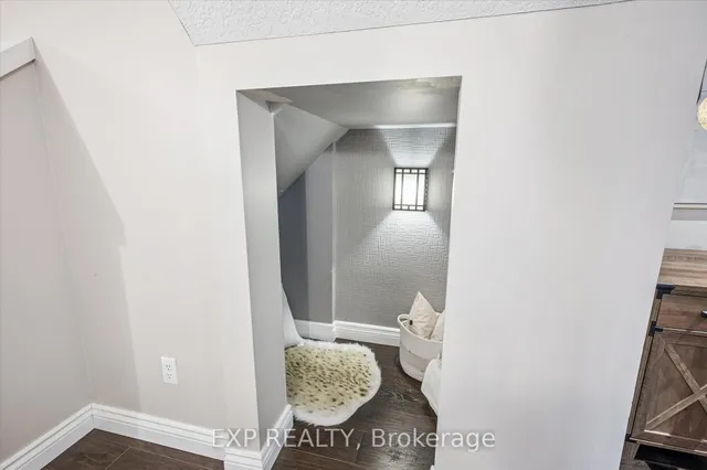 Additional image 29 of 457 Beaumont Cres