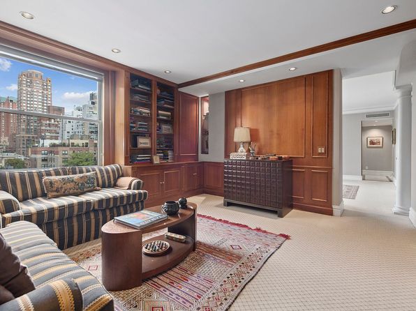 155 E 72nd St, New York, NY 10021