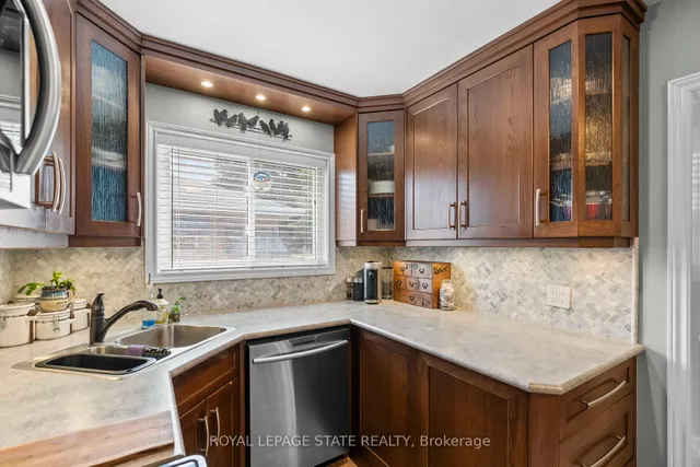 Additional image 10 of 11 Barnett Crt
