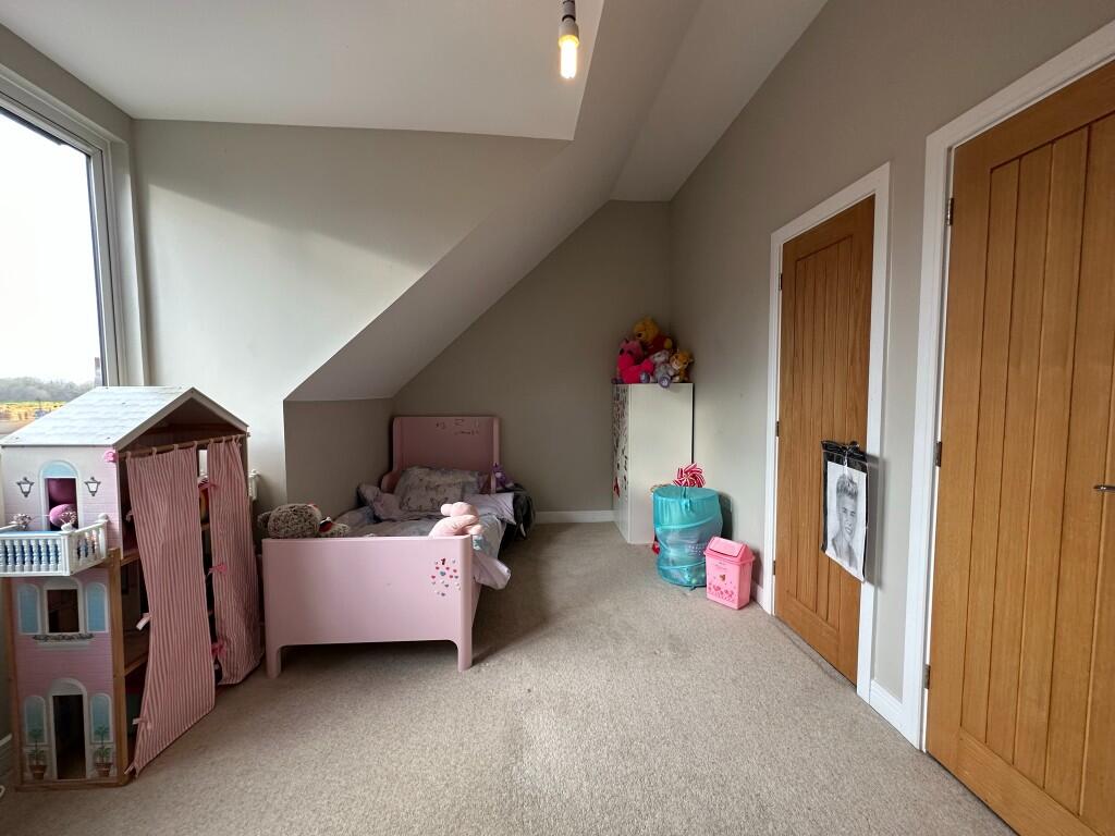 Additional image 11 of Green Close, AL9