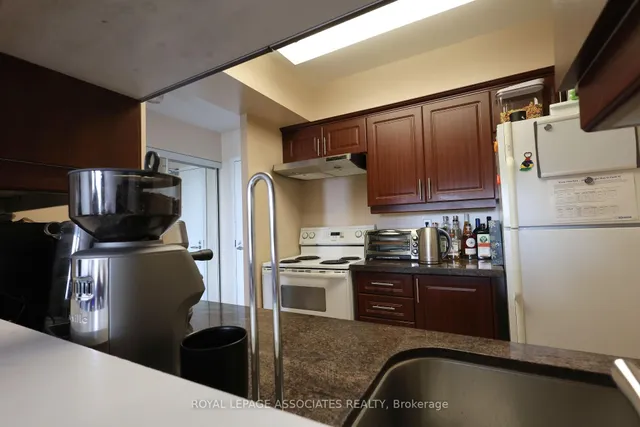 Additional image 13 of 21 Overlea Blvd Unit 208